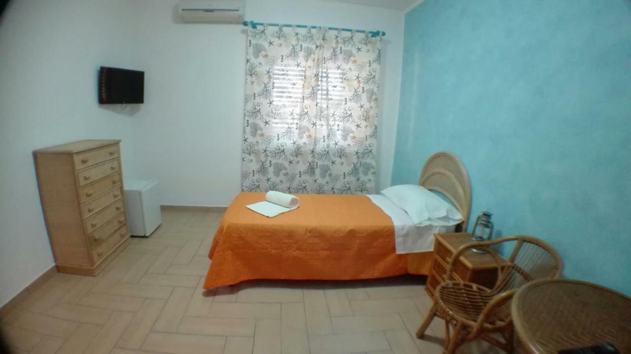 Hotel 5-1-35 Paola Exterior foto